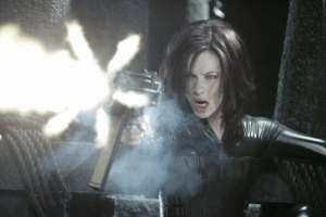 Kate-beckinsale-selene-underworld-evolution-4
