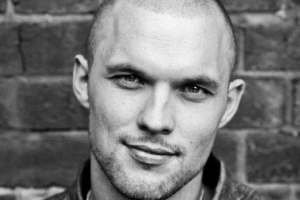 ed-skrein-transporter