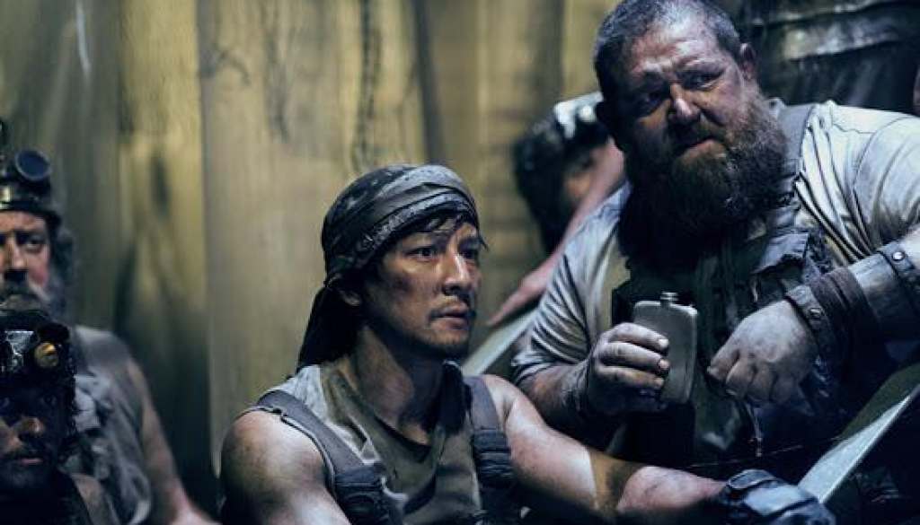 daniel-wu-as-sunny-and-nick-frost-as-bajie