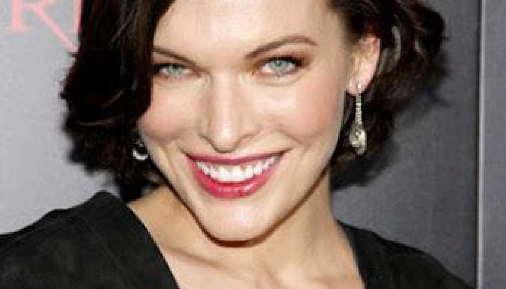 milla-jovovich-short-sophisticated-wavy-brunette-hairstyle