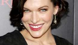 milla-jovovich-short-sophisticated-wavy-brunette-hairstyle
