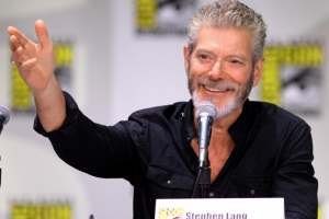 2880px-Stephen_Lang_by_Gage_Skidmore_2