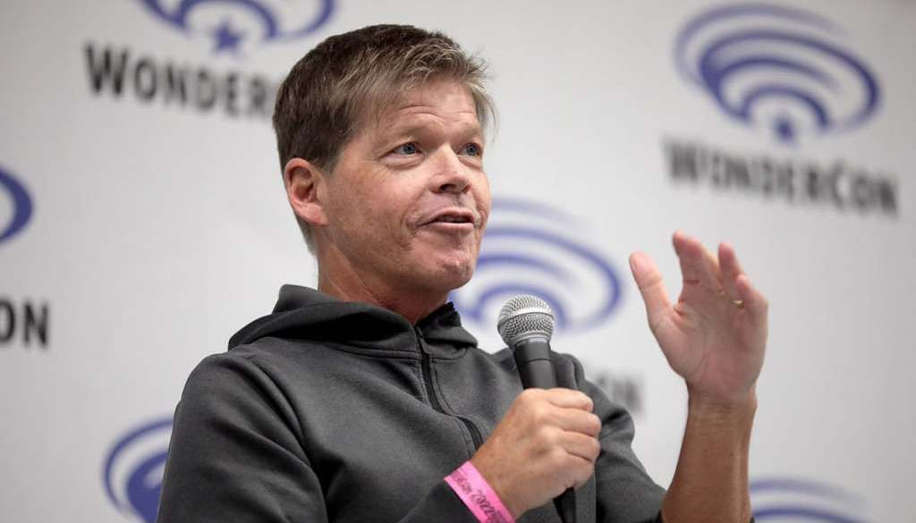 Rob Liefeld speaking at the 2022 WonderCon at the Anaheim Convention Center in Anaheim, California.