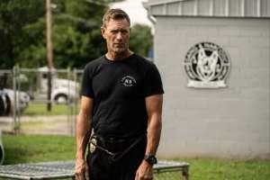 Aaron Eckhart in MUZZLE