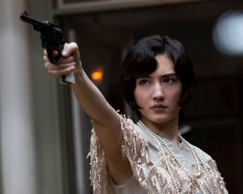 RevolverLily-1340x754_1