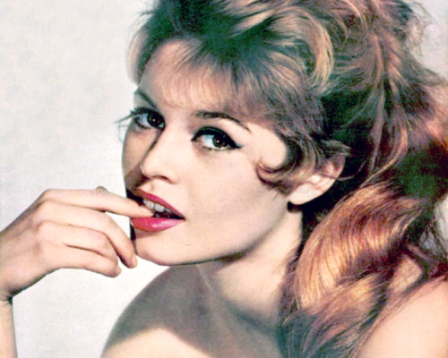 brigitte_bardot_-_screenland_march_1959-withouttext