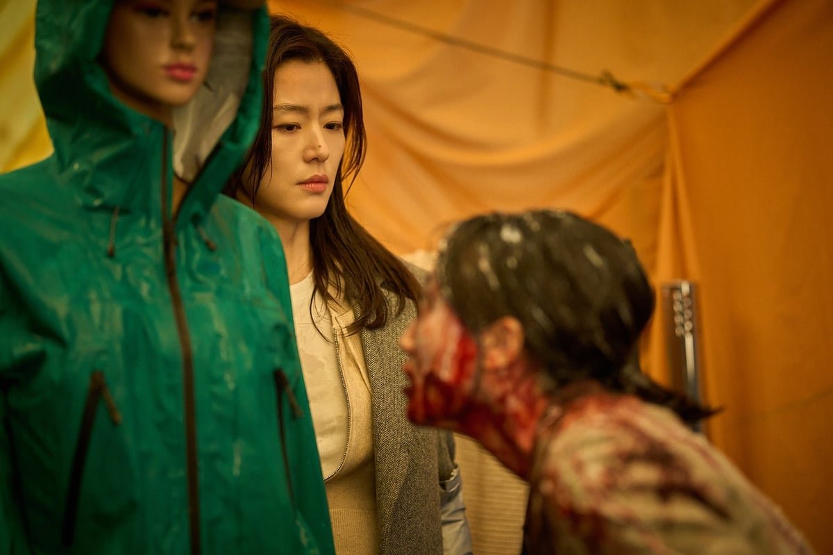 COLONY-STILL-10
