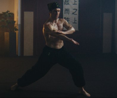 LionFist_02-800x450