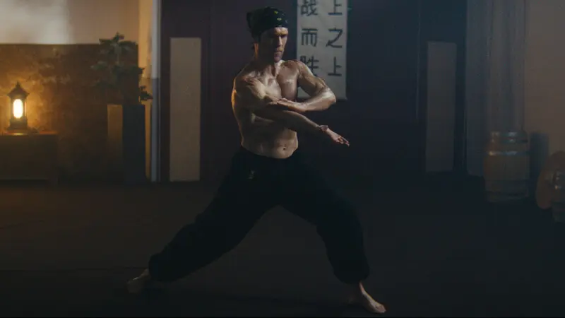 LionFist_02-800x450