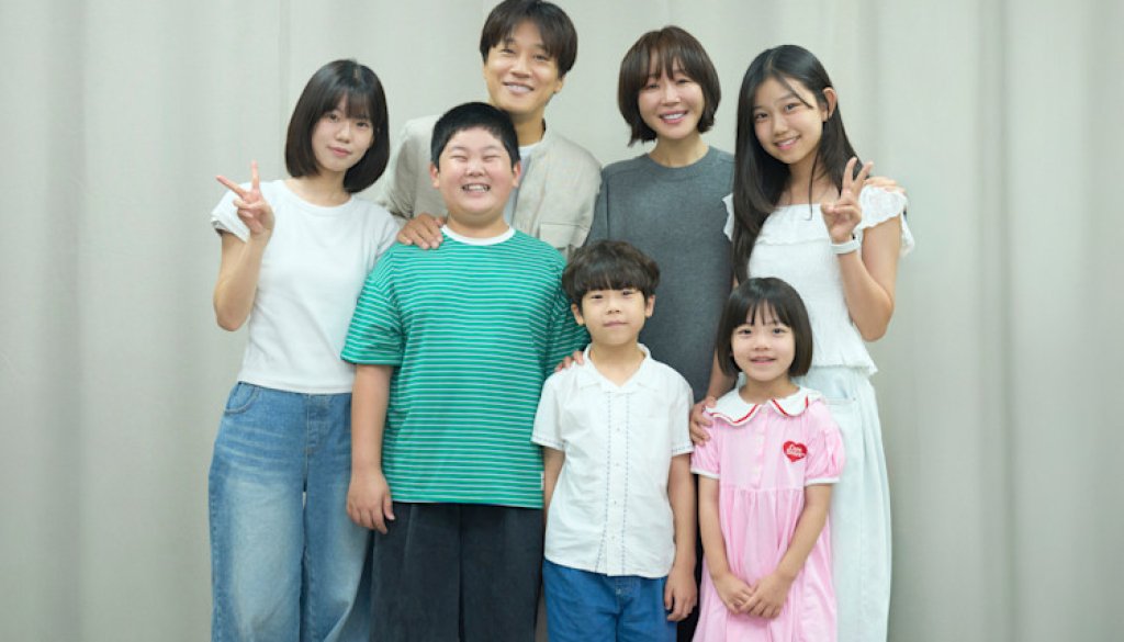 TwoCopsandFiveKids_Reading_A00685_3