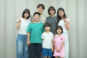 TwoCopsandFiveKids_Reading_A00685_3