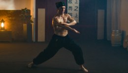 LionFist_300dpi_02